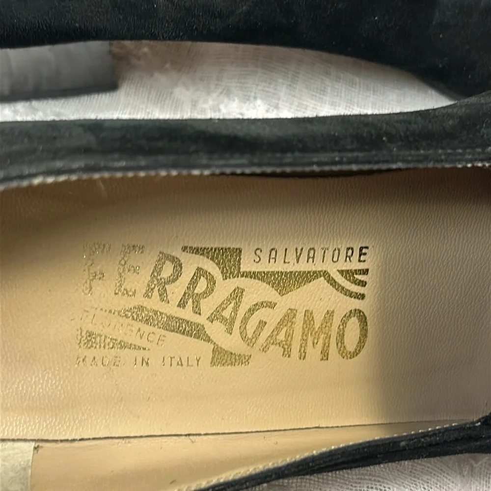 Salvatore Ferragamo suede leather made in Italy heeled shoes stamped sz 7